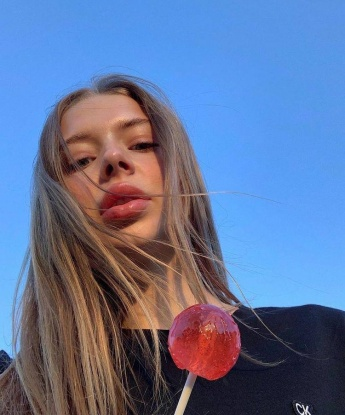✨ Я знаю, как доставить тебе максимальное удовольствие и расслабление. Мои услуги включают все, что ты можешь себе пожелать: классический и эротический массаж, стриптиз, оральные ласки и многое другое. 💋 Я создам для тебя неповторимую атмосферу страсти и наслаждения. Расположена в Москве, я готова встретиться с тобой в любом удобном для тебя месте. Доверься моим нежным рукам и я позаботлюсь о твоем блаженстве. Уверена, ты не пожалеешь! Чтобы получить дополнительные детали, фото и отзывы - свяжись со мной прямо сейчас. 🔥 Евгения